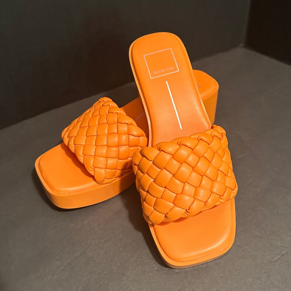 NWOT Dolce Vita Goldy Sandals Apricot Stella SZ 7
